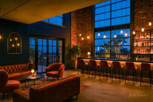 340  m² Retail Space