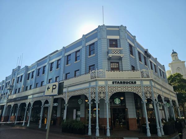 64  m² Retail Space