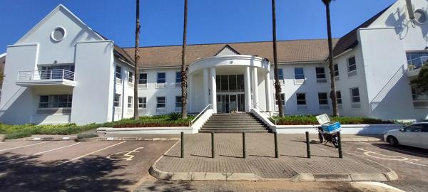 1 225  m² Commercial space