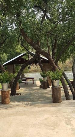 2 424  m² Commercial space