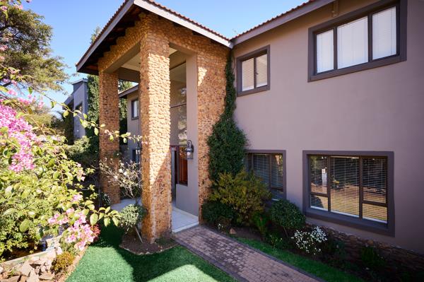 6 Bedroom House