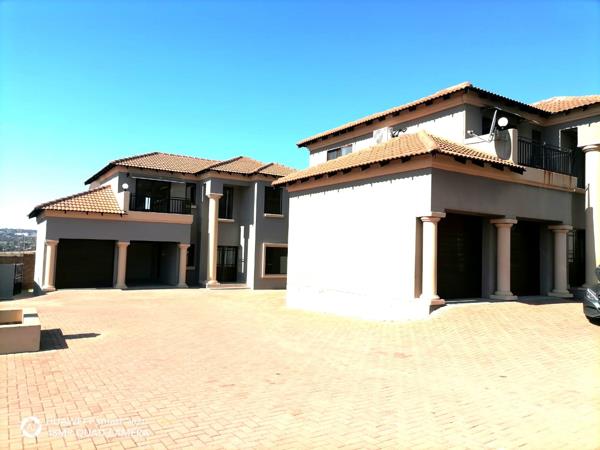6 Bedroom House