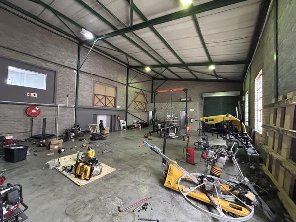 380  m² Industrial space
