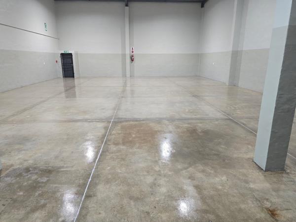 385  m² Industrial space