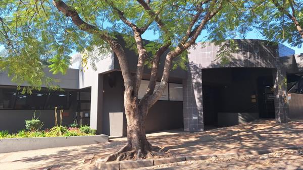 105  m² Commercial space