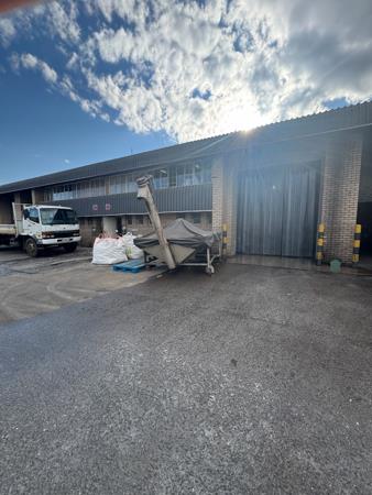 350  m² Commercial space