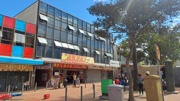 1 397  m² Retail Space