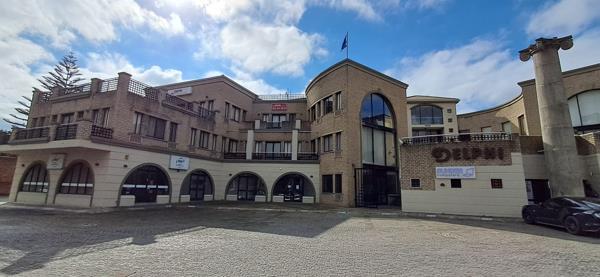 270  m² Office Space