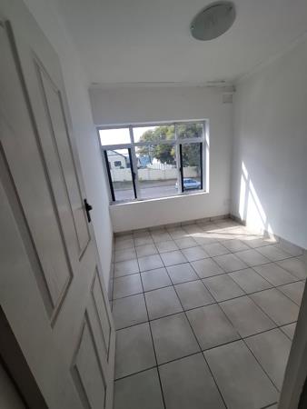 75  m² Commercial space