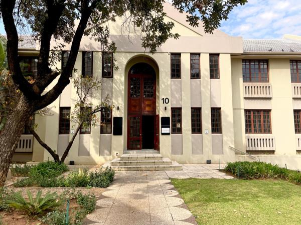 105  m² Commercial space