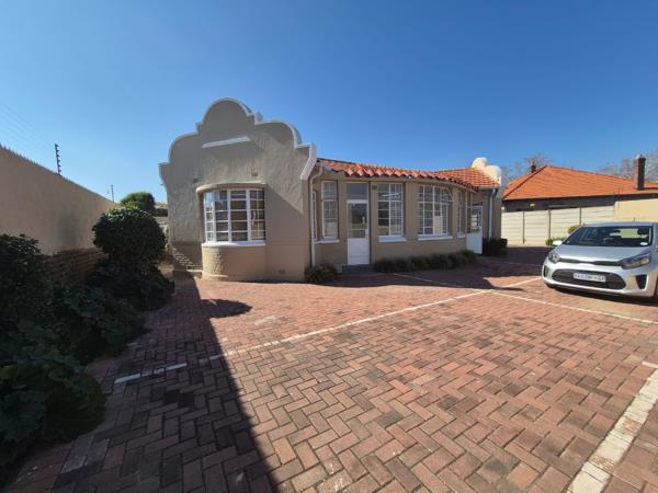 220  m² Commercial space