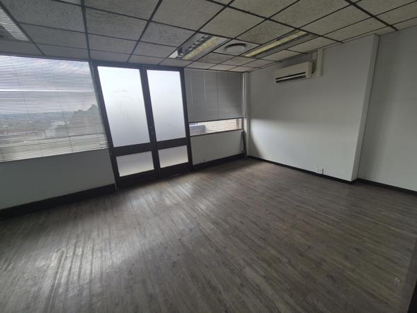 59  m² Commercial space
