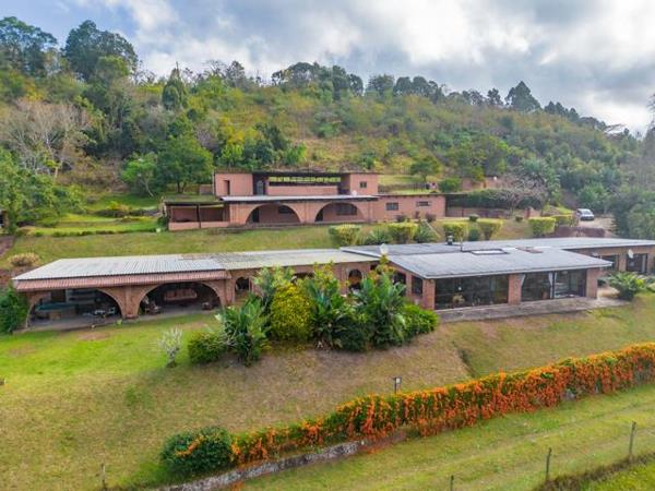 6.5 ha Smallholding