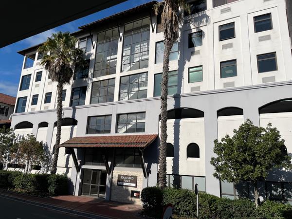 201  m² Commercial space