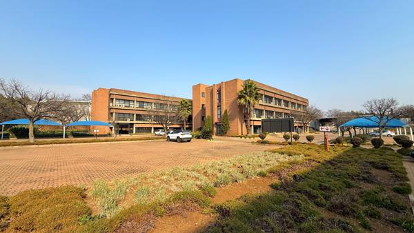 441  m² Commercial space