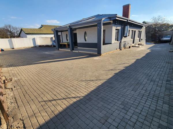 6 Bedroom House