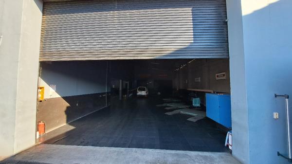 350  m² Commercial space