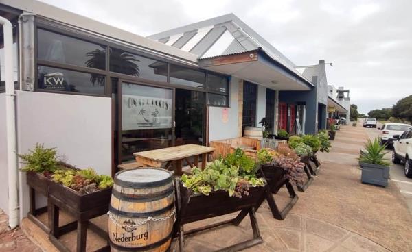 360  m² Commercial space