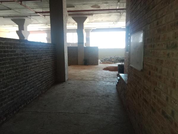 80  m² Commercial space