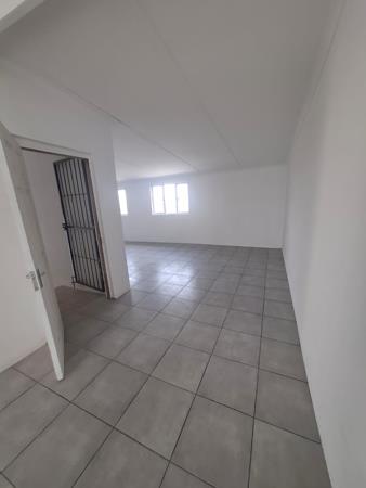 65  m² Commercial space