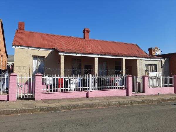 10 Bedroom House