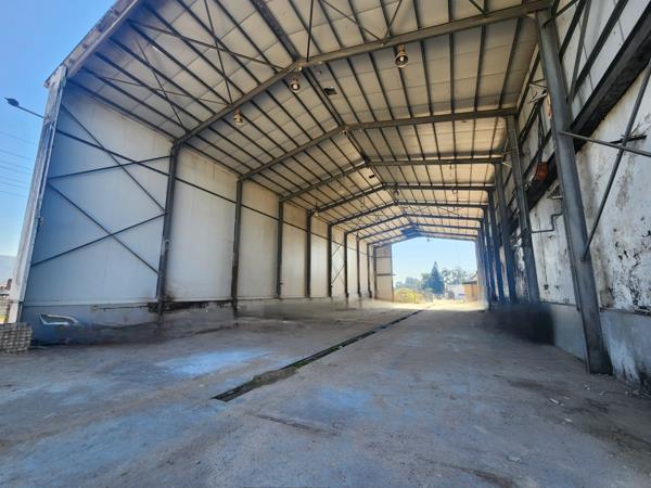 611  m² Industrial space