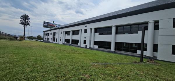 3 817  m² Commercial space