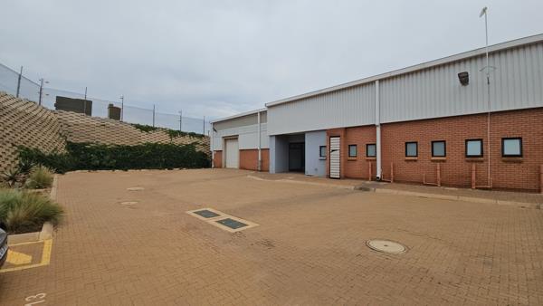 673  m² Industrial space
