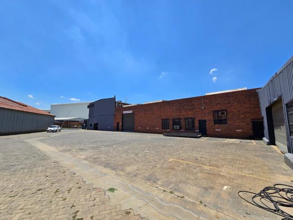 5 200  m² Industrial space