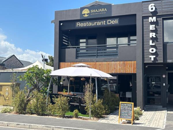 100  m² Commercial space