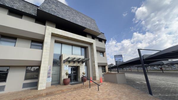 2 000  m² Commercial space