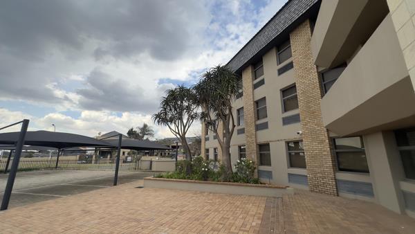 2 500  m² Commercial space