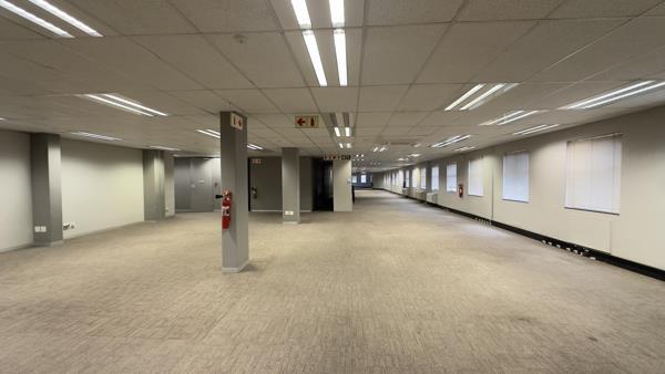 4 000  m² Commercial space
