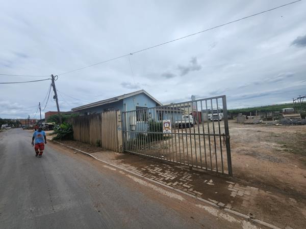 2 319 m² Land
