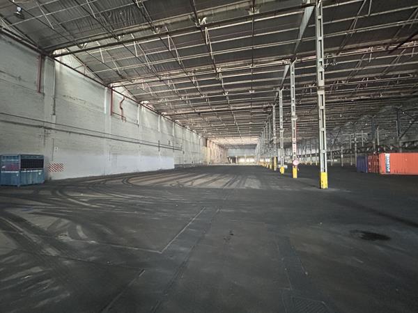 12 000  m² Industrial space