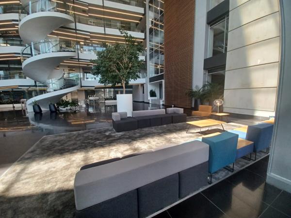 2 108 m² Office Space