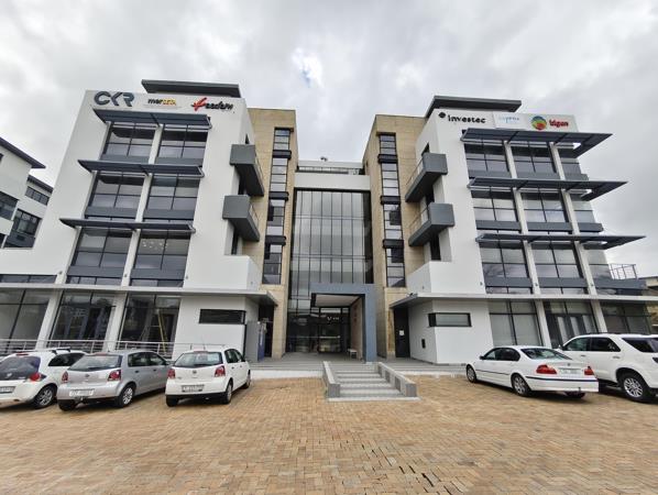 395  m² Commercial space