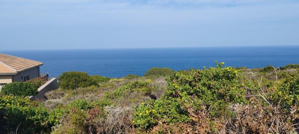 749 m² Land