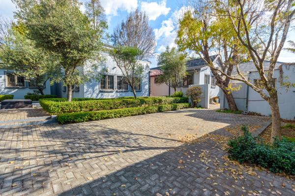 438  m² Commercial space