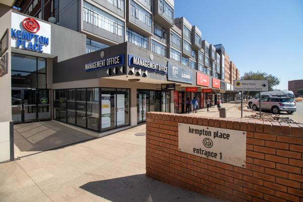 59  m² Retail Space