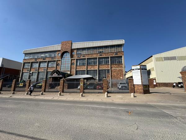 496 m² Commercial space