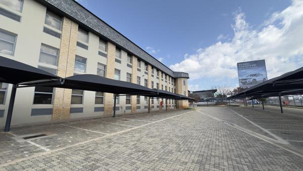 1 000  m² Commercial space