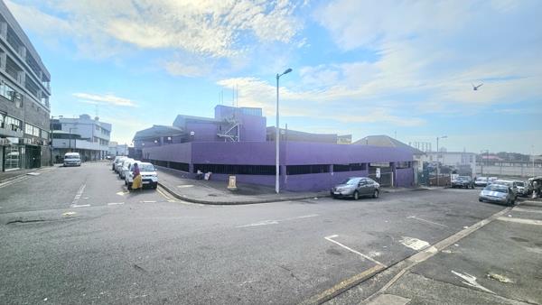 2 123  m² Commercial space