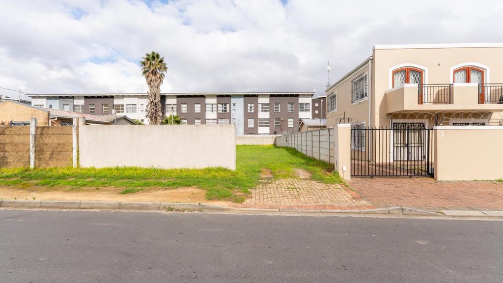 266 m² Land