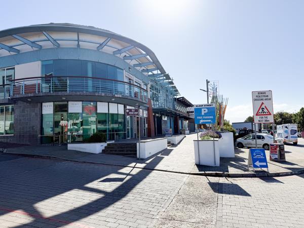 155  m² Commercial space