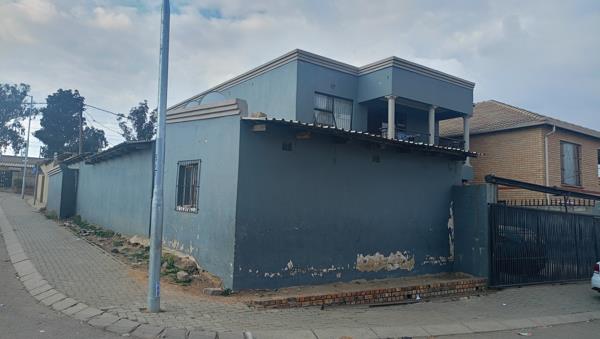 15 Bedroom House