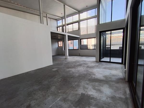 330  m² Commercial space