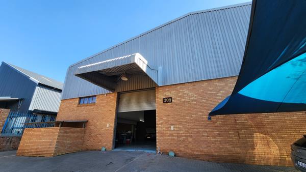 305  m² Industrial space