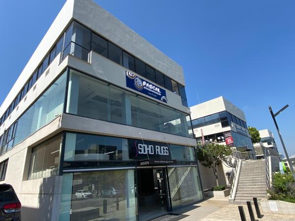 800  m² Commercial space