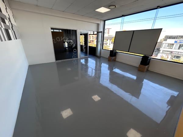 284  m² Commercial space